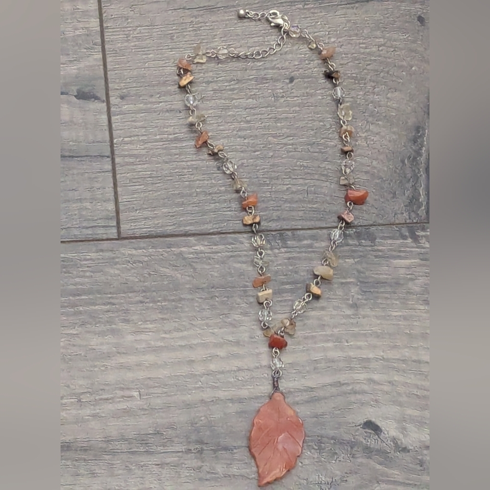 Necklace With Stone Leaf Pendant And Stone Detailing Vintage